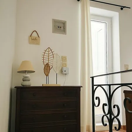 Charming White House Retreat With Balcony In Paros Lefkes Apartment *