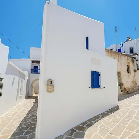 Charming White House Retreat With Balcony In Paros Lefkes Apartment