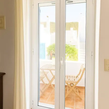 Apartment Charming White House Retreat With Balcony In Paros Lefkes Lefkes (Paros)