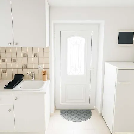 Charming White House Retreat With Balcony In Paros Lefkes Appartement Lefkes (Paros)